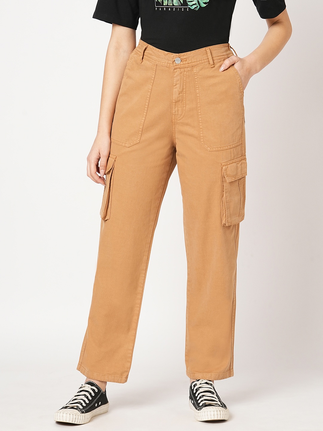 

Kraus Jeans Women High-Rise Cargos Trousers, Cream