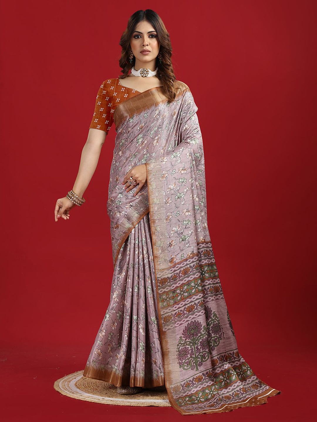 

VIRENDRA TEXTILES Floral Printed Saree, Grey