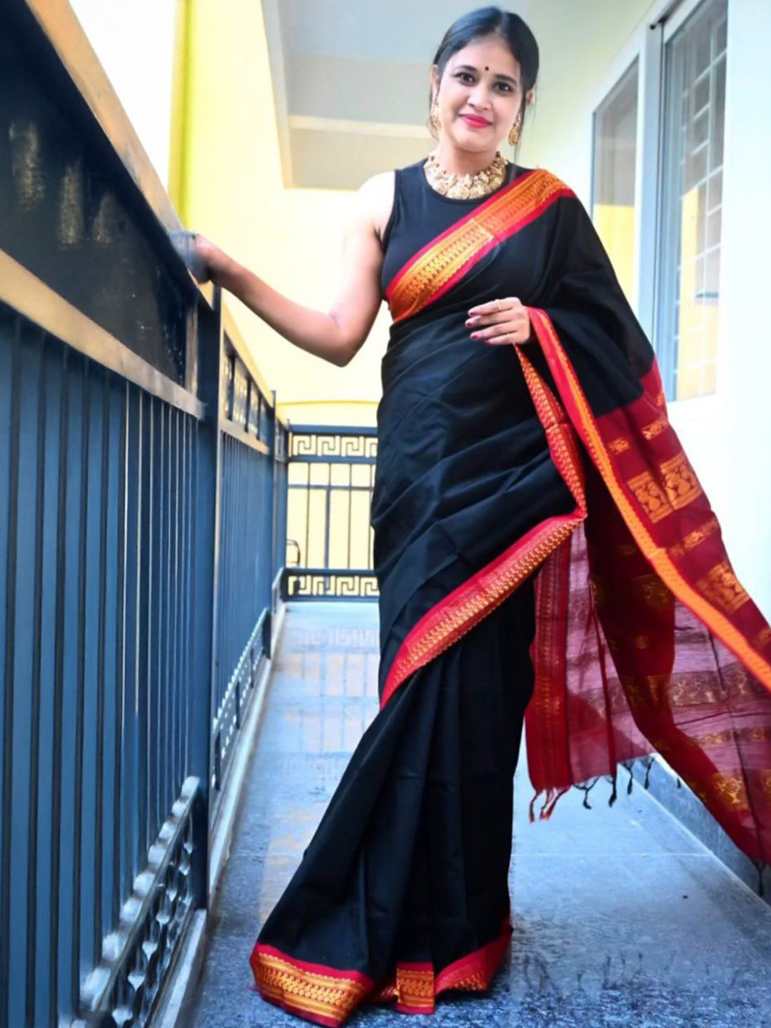 

PAYAL CREATION Embroidered Banarasi Saree, Black