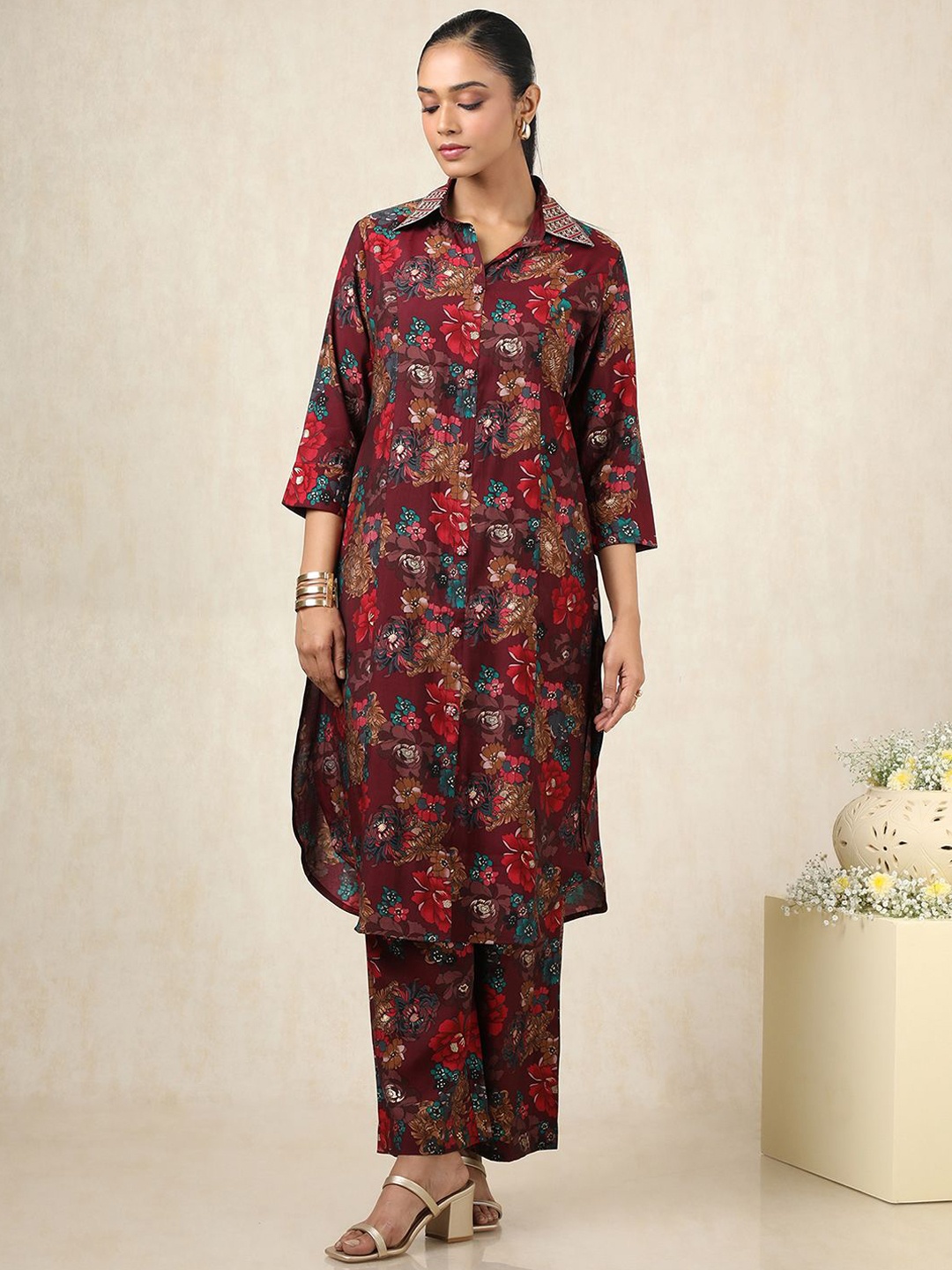 

Soch Floral Printed Shirt Collar Panelled Muslin Straight Kurta With Trouser, Maroon