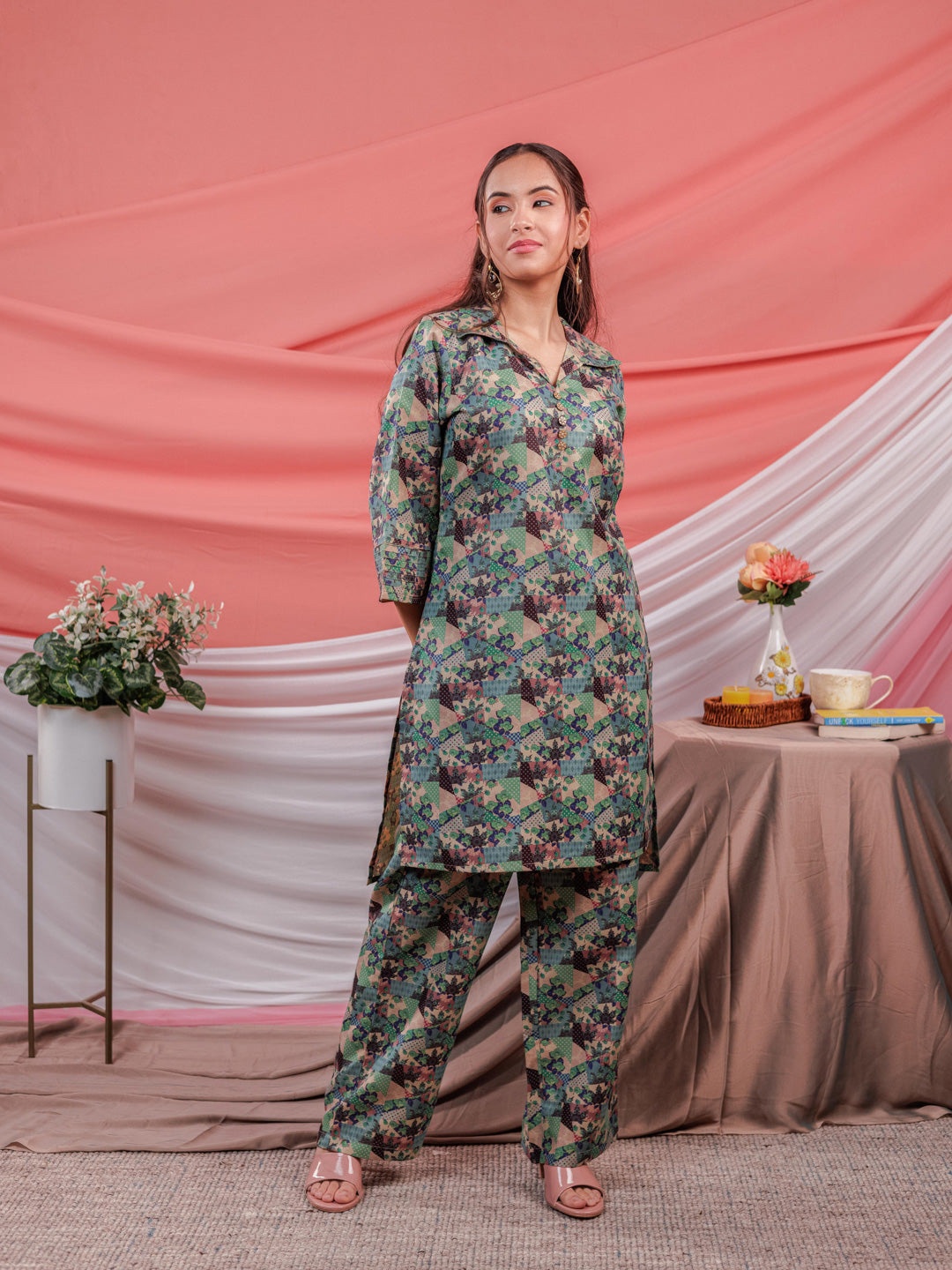 

MissKurti Floral Printed Pure Cotton Shirt Collar Tunic With Trousers, Blue