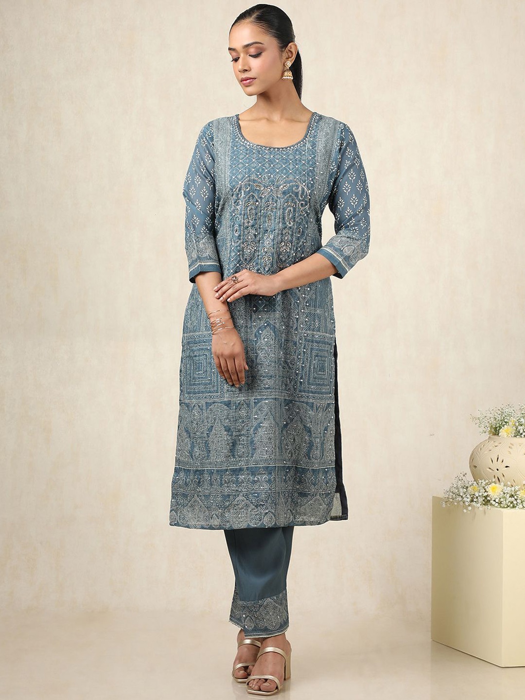 

Soch Floral Printed Beads and Stones Chanderi Silk Kurta With Trousers, Grey
