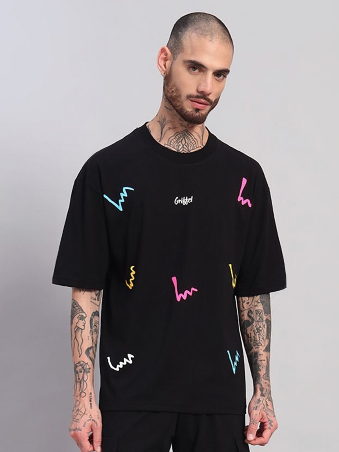 

GRIFFEL Men Printed Drop-Shoulder Sleeves Ultralite T-shirt, Black