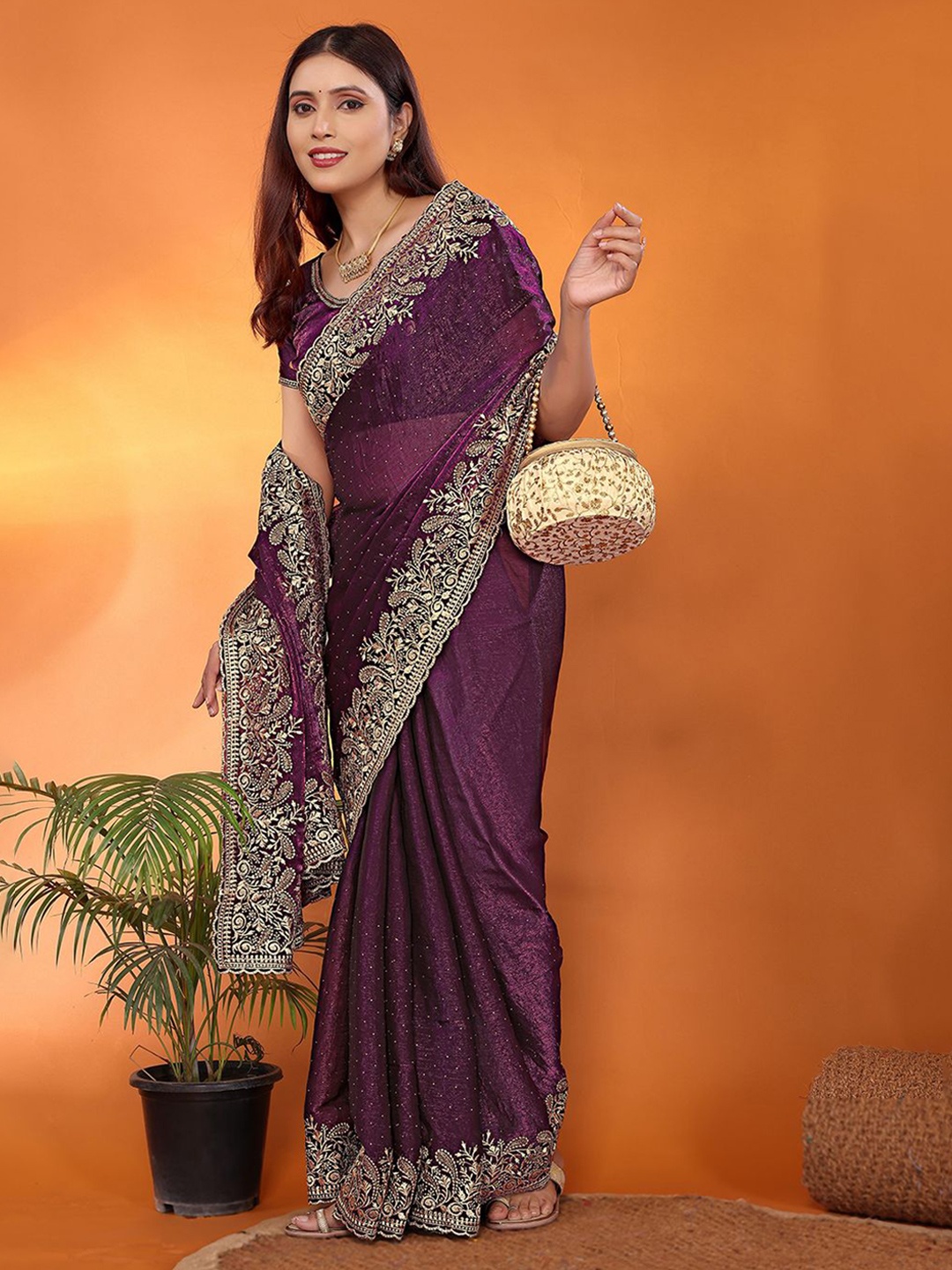 

FABMORA Embellished Embroidered Saree, Purple