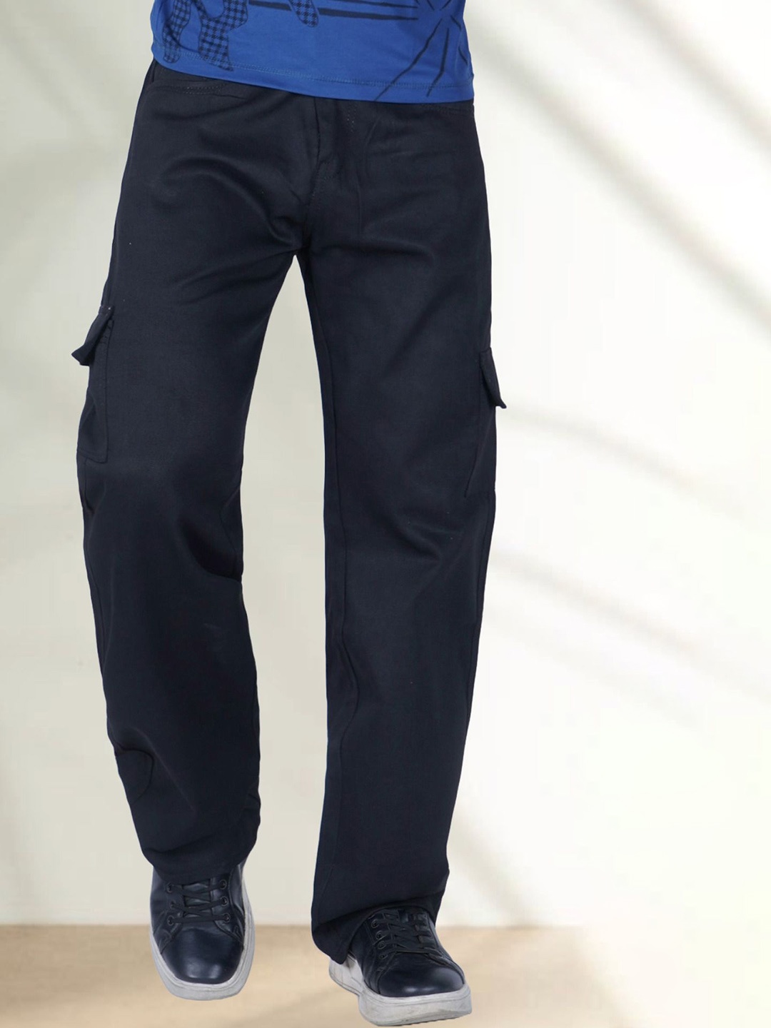 

LINARIA Men Cotton Classic Jogger Mid-Rise Slash Knee Stretchable Jeans, Black