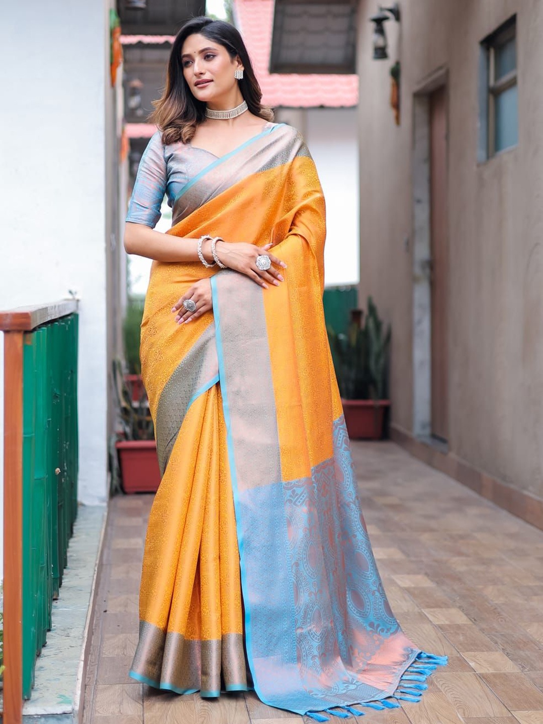 

House of Pataudi Woven Design Kanjeevaram Saree With Blouse Piece, Orange