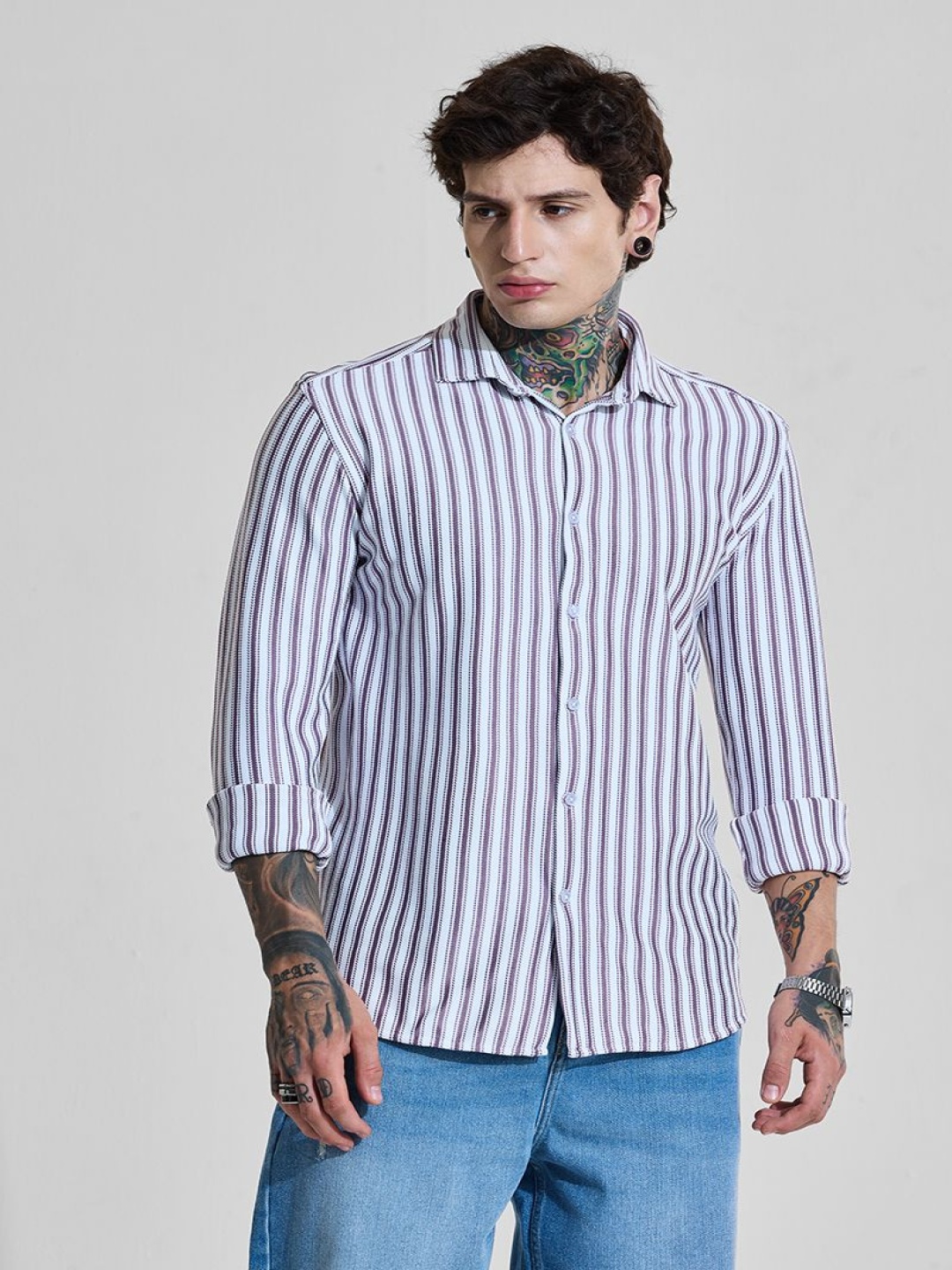 

Snitch Men India Slim Fit Spread Collar Vertical Striped Casual Shirt, White