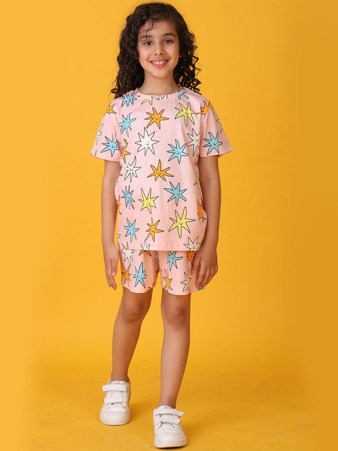 

Anthrilo Girls Printed T-shirt With Shorts, Pink