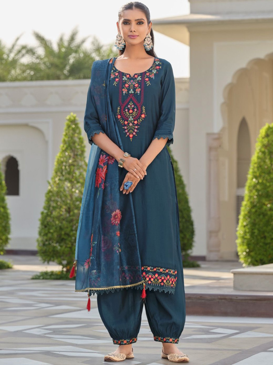 

Varanga Floral Yoke Design Thread Work Straight Kurta With Salwar & Dupatta, Blue
