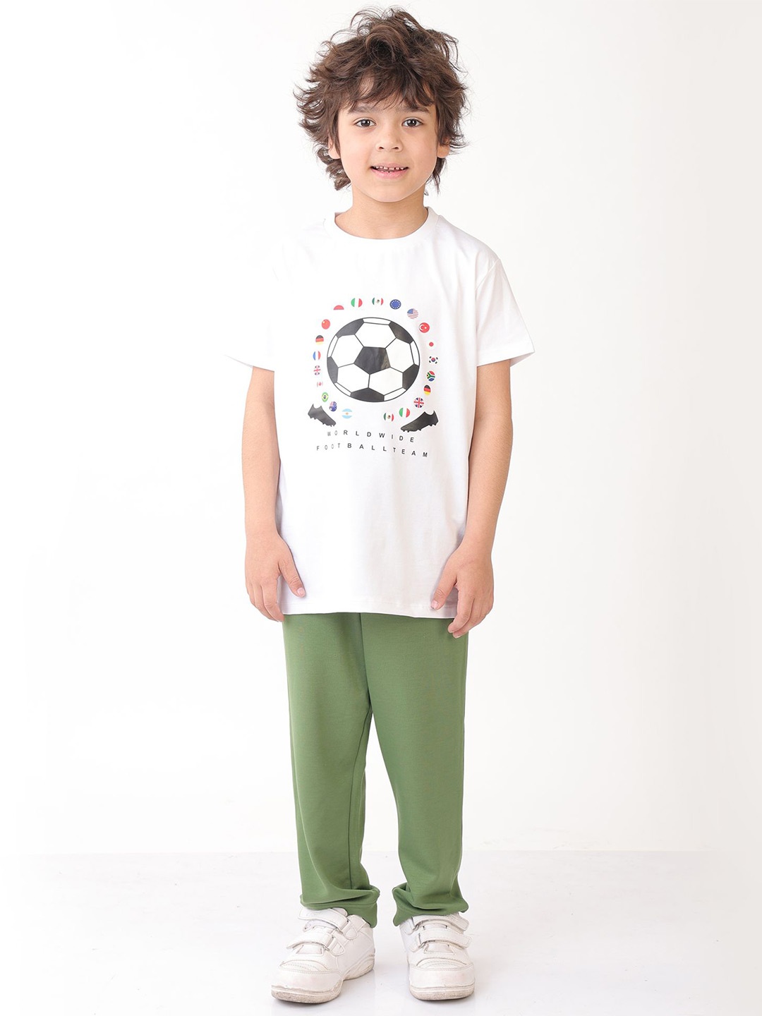 

Anthrilo Boys Printed Round Neck T-Shirt With Jogger Set, White
