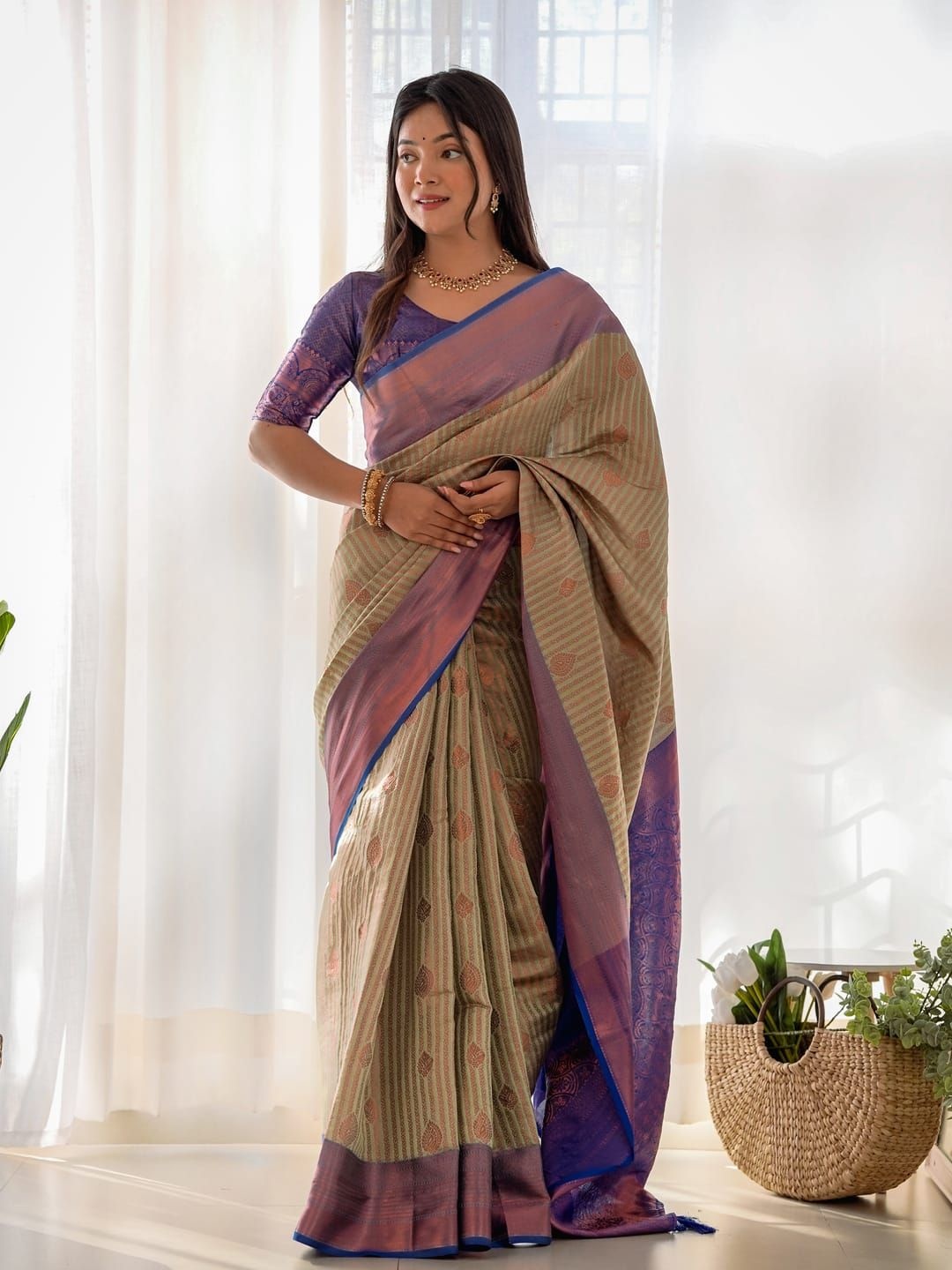 

House of Pataudi Woven Design Kanjeevaram Saree With Blouse, Green