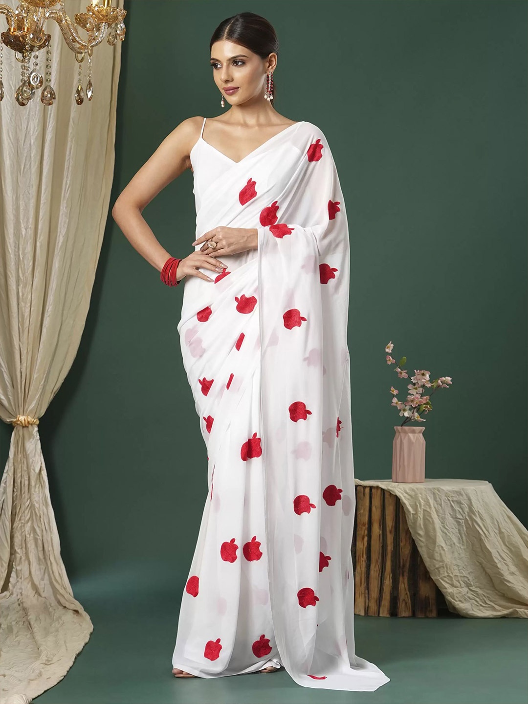 

SILKWEAR Geometric Embroidered Pure Georgette Saree, White