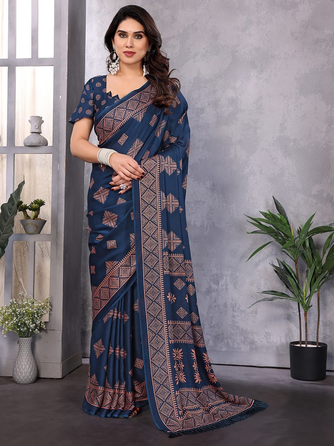 

FABMORA Embellished Poly Chiffon Block Print Saree, Teal