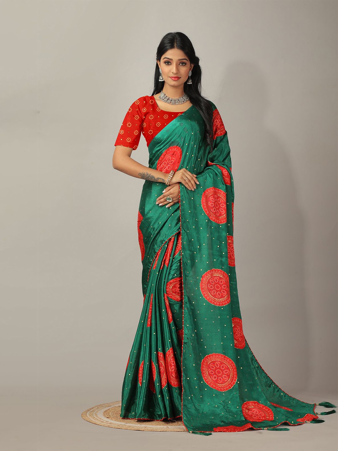 

VIRENDRA TEXTILES Pure Crepe Saree, Green