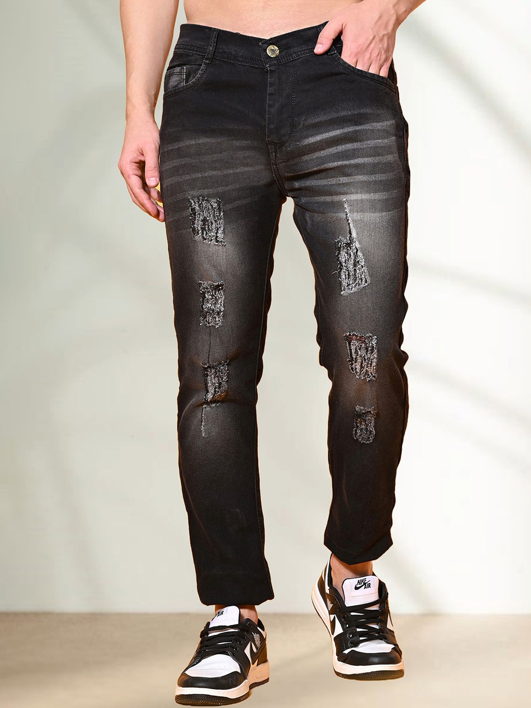

LINARIA Men Classic Slim Fit Mildly Distressed Heavy Fade Cotton Jeans, Black