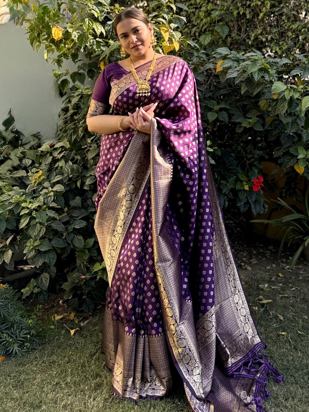 

yourwish Ethnic Motifs Woven Design Zari Pure Silk Banarasi Heavy Work Saree, Purple