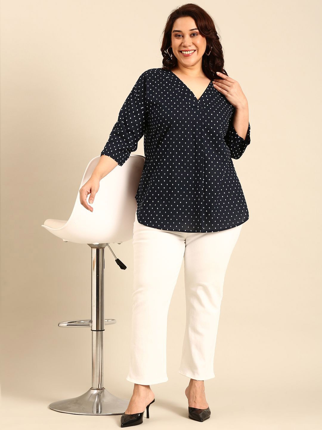 

The Pink Moon Women Plus Size Cotton Dobby V-Neck Top, Navy blue