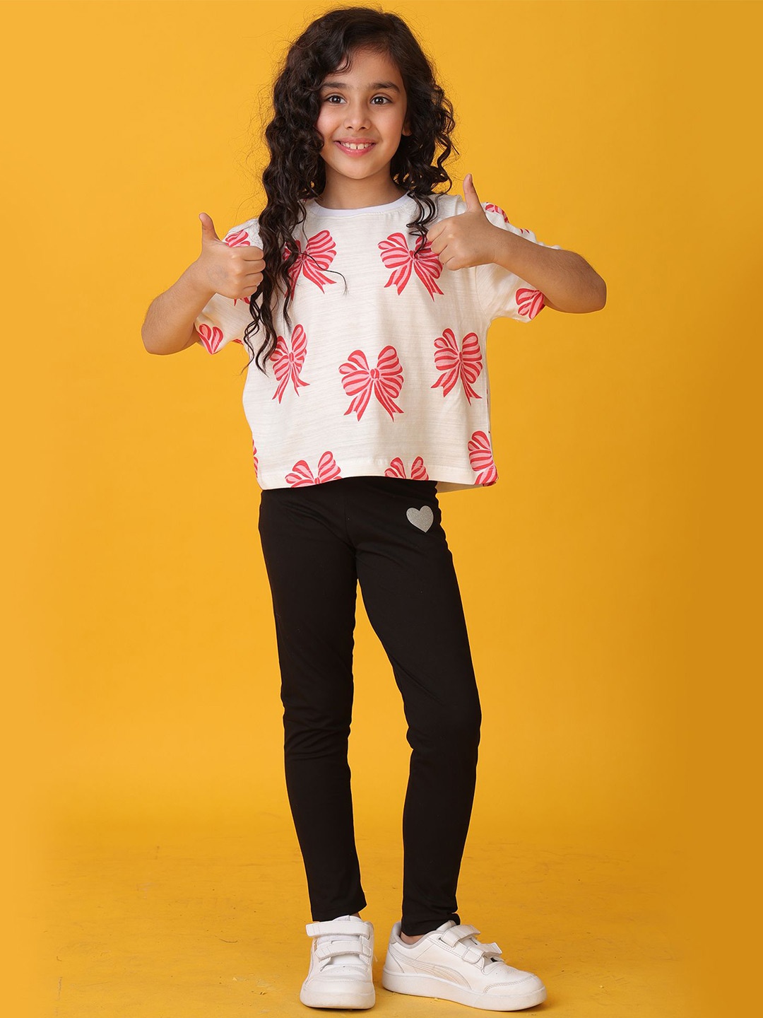 

Anthrilo Girls Printed Round Neck T-Shirt With Leggings Set, White