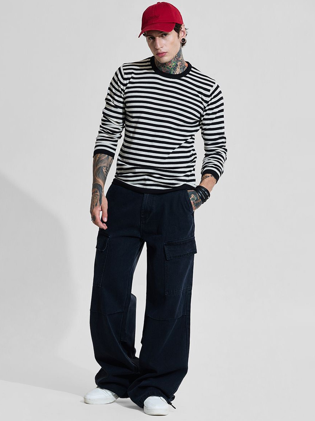 

Snitch Men Striped Monochrome Slim Fit T-shirt, Black