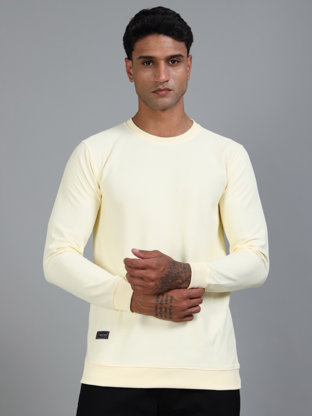 

BLUE ARC Men T-shirt, Yellow