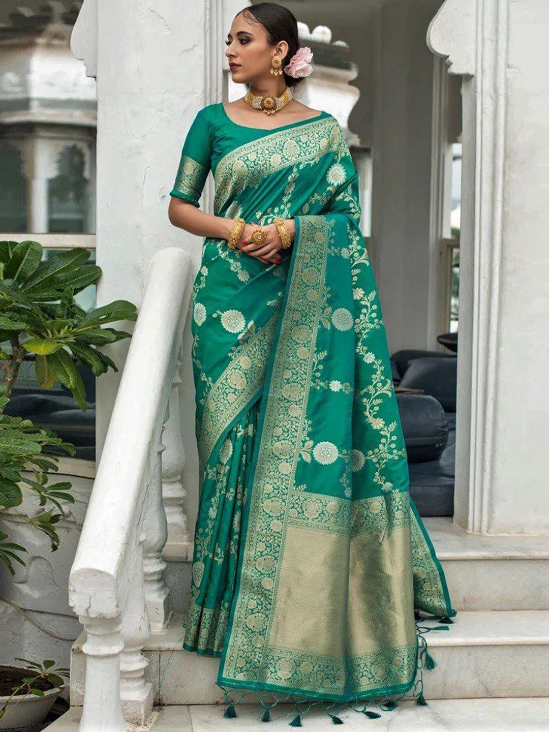 

PAYAL CREATION Floral Woven Design Zari Banarasi Saree, Green