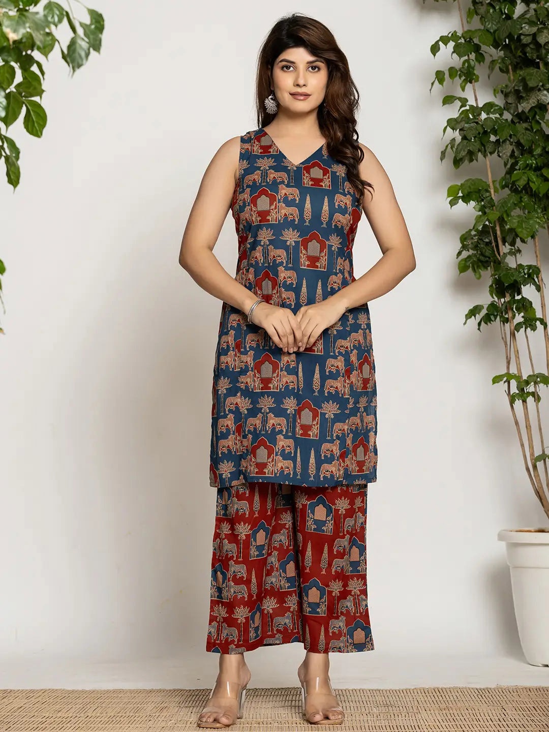 

MissKurti Ethnic Motifs Printed Pure Cotton V Neck Tunic With Palazzos, Blue