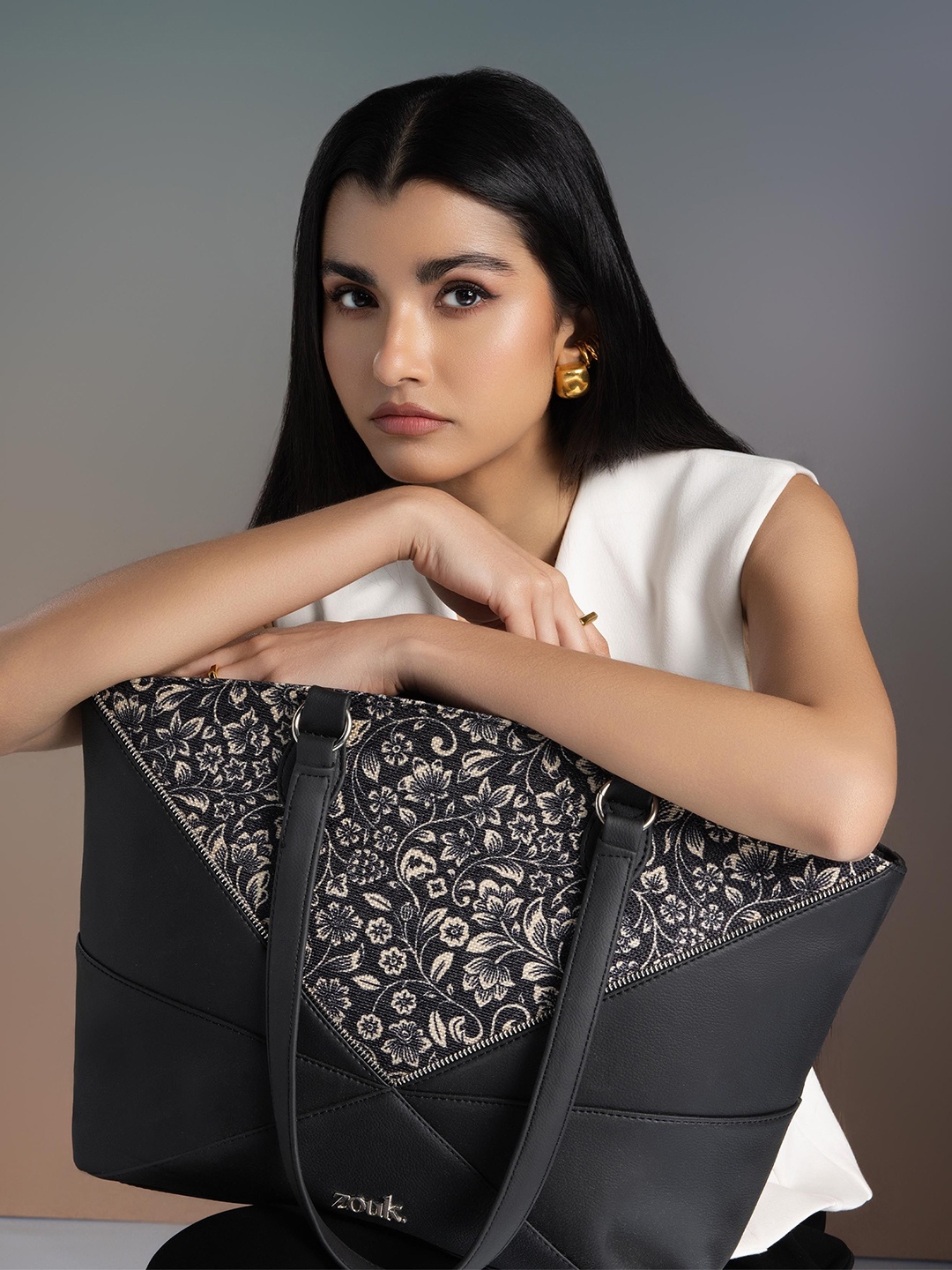 

ZOUK Women Floral Printed Structured Shoulder Bag, Black