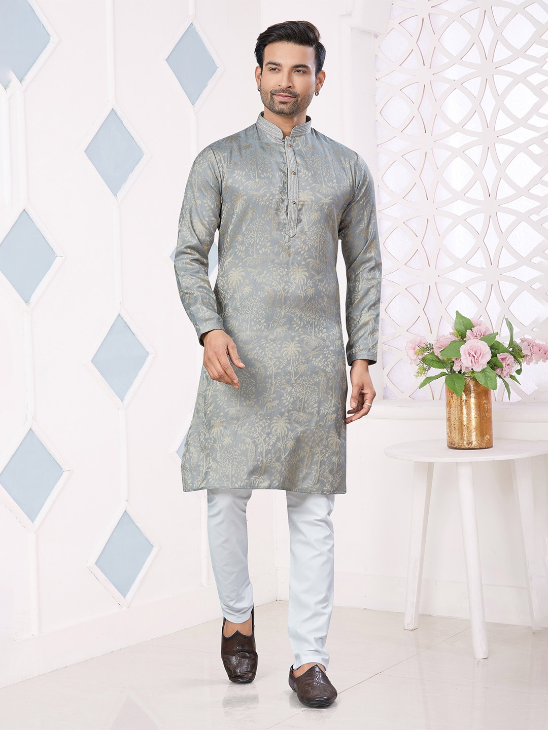 

OUTLUK Floral Woven Design Mandarin Collar Art Silk Straight Kurta, Grey