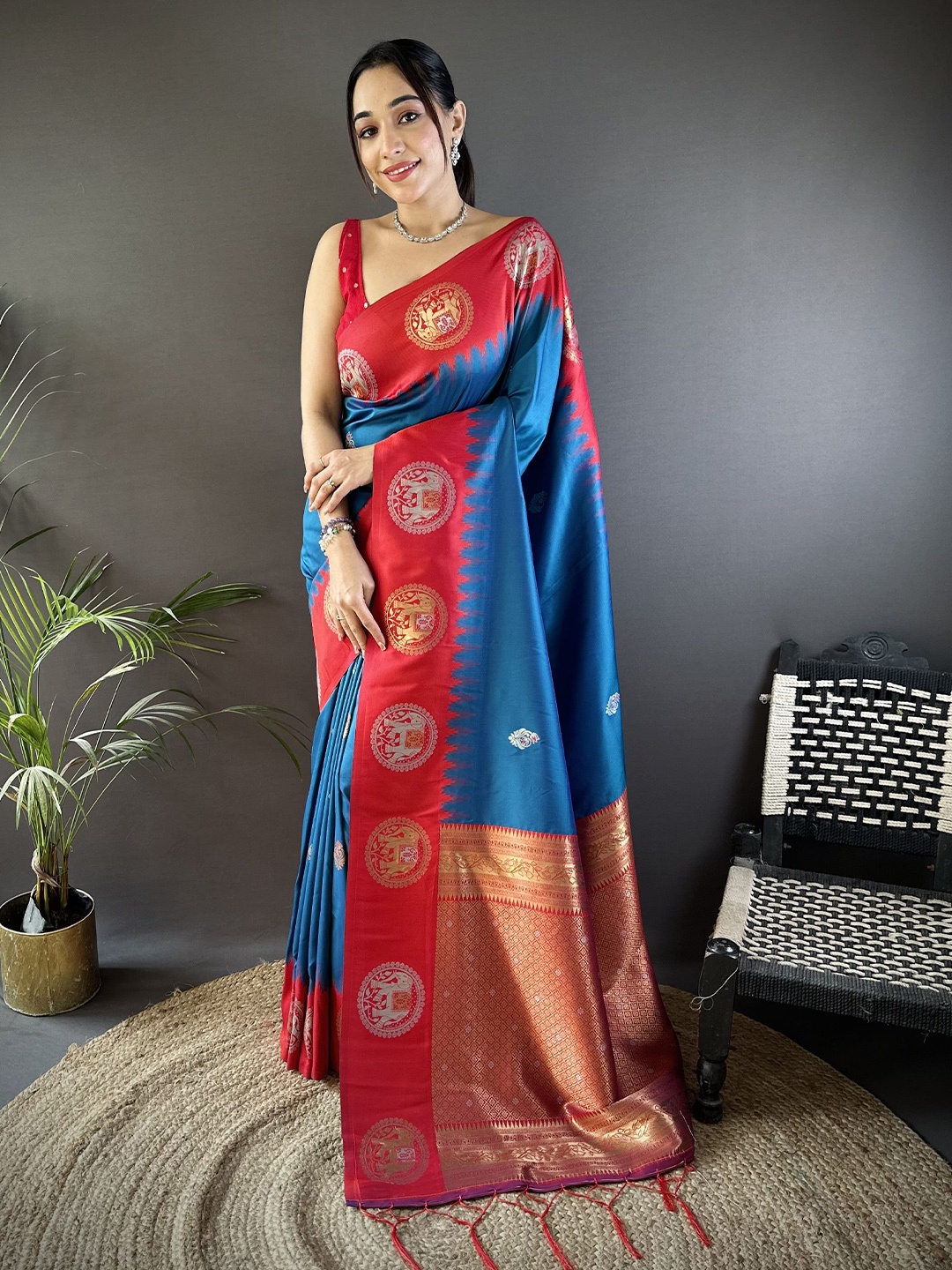 

VEECHIS Printed Weaving Border Zari Banarasi Saree, Blue