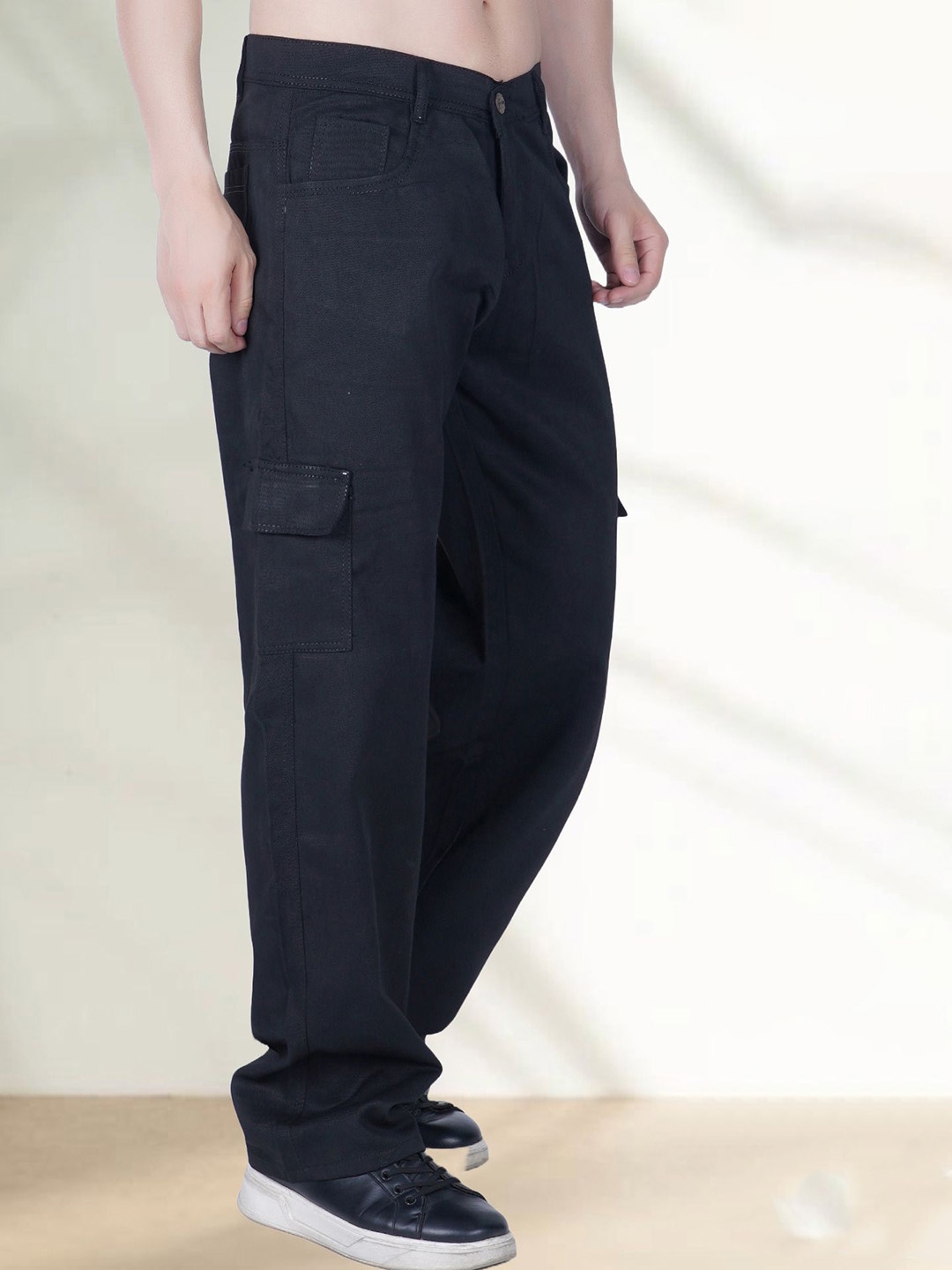 

LINARIA Men Classic Low-Rise Stretchable Regular Fit Cargo Styles Jeans, Black