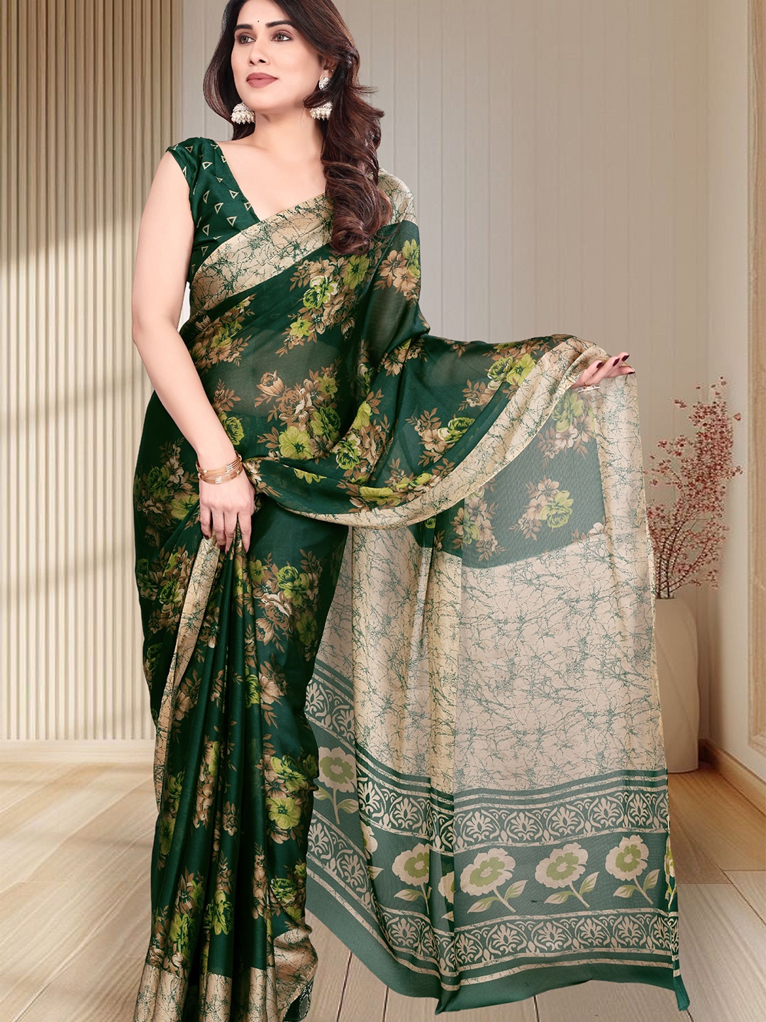 

SUPERLAXMI Floral Pure Chiffon Saree, Green