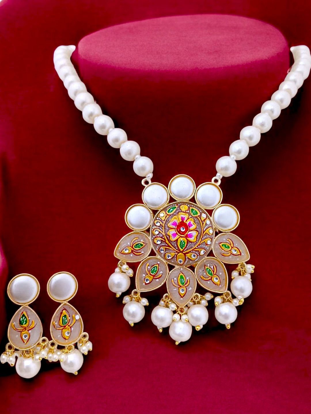 

TISHUL JEWELS Gold-Plated Artificial Stones Studded Jewellery Set