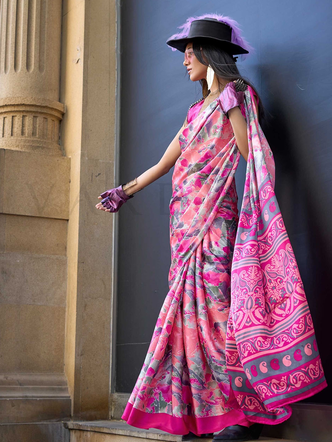 

DEVATITHI Pink Satin Silk Saree