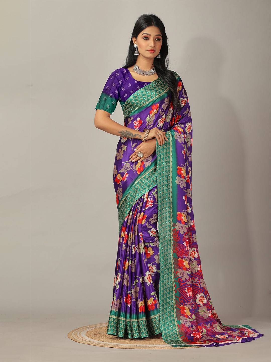

VIRENDRA TEXTILES Floral Pure Crepe Saree, Purple