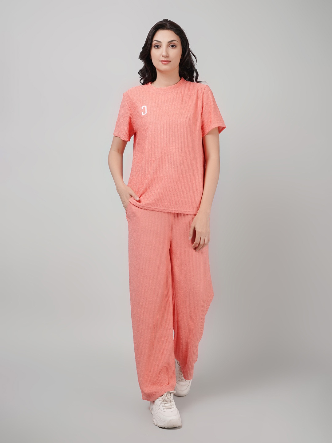 

Lugo Printed Round Neck T-shirt With Trousers, Peach