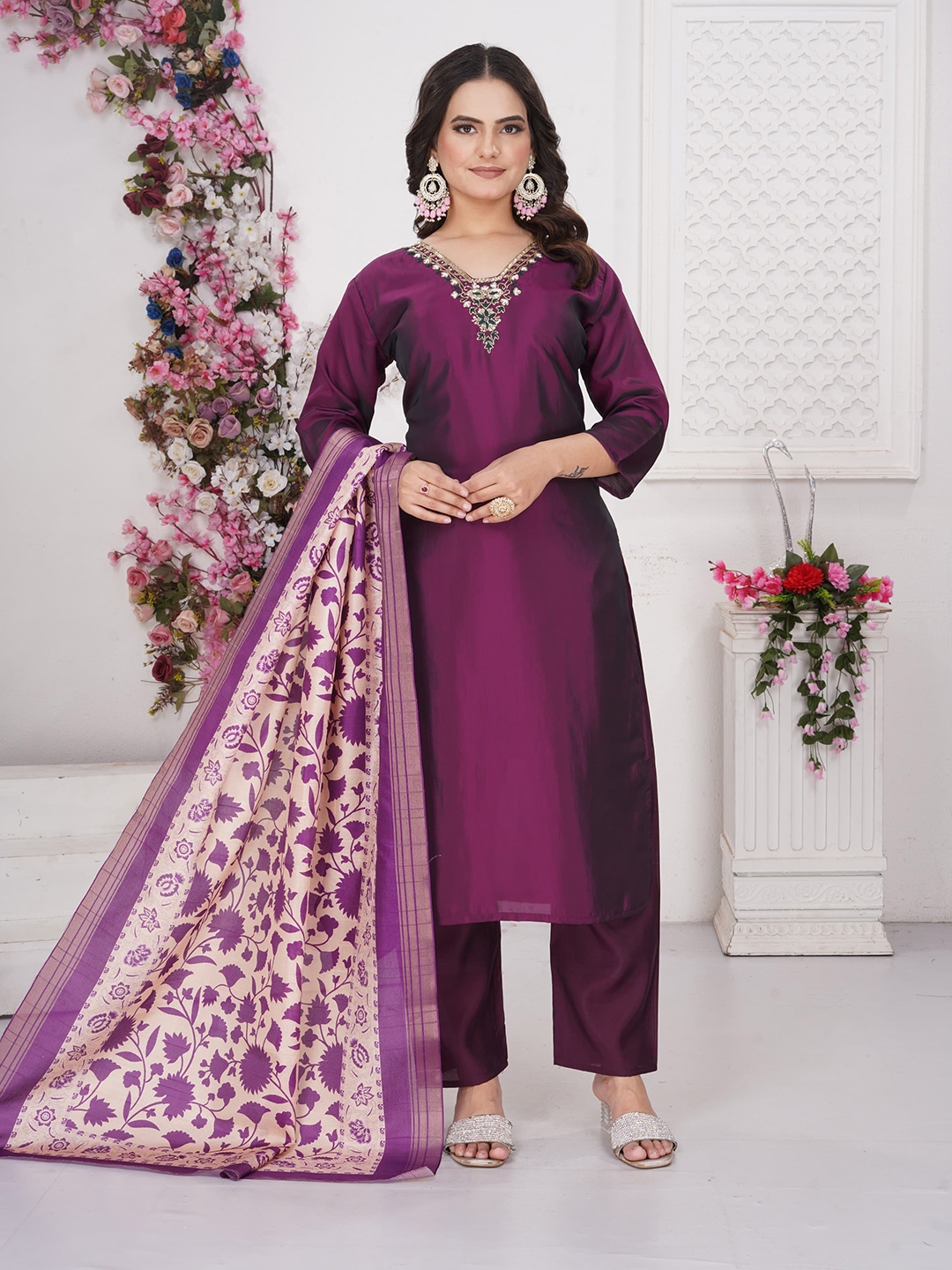 

Maheesha Floral Yoke Design V-neck Sequinned Straight Kurta With Trousers & Dupatta, Burgundy