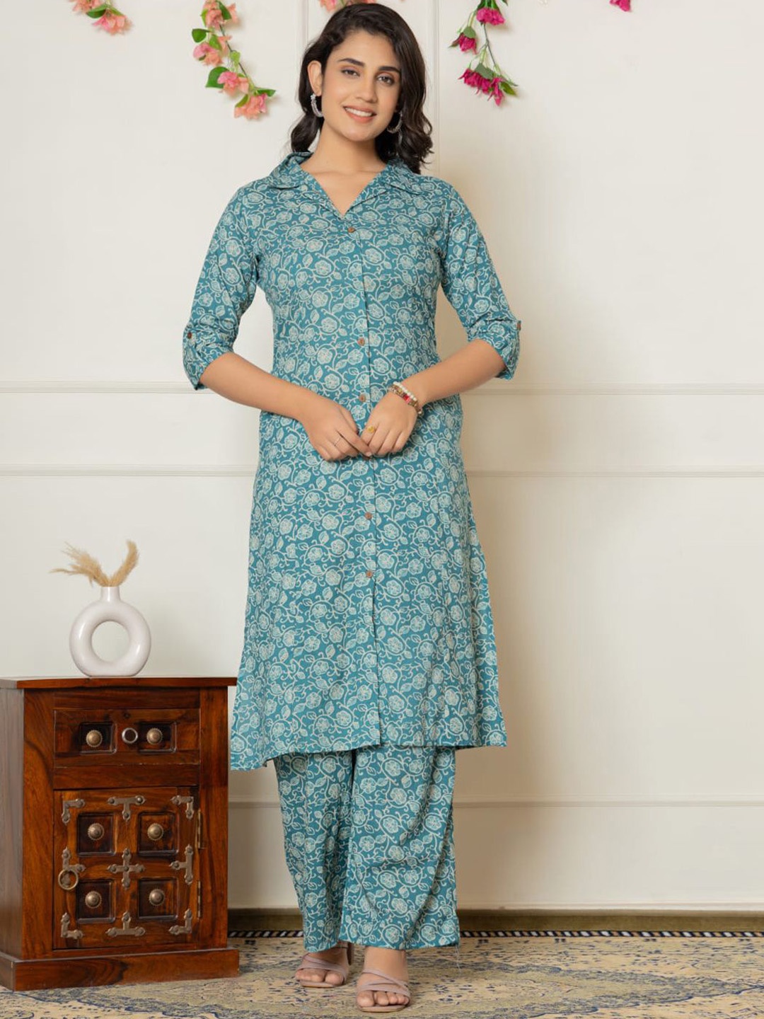

Meena Bazaar Floral Printed Shirt Collar Straight Kurta With Trouser, Blue