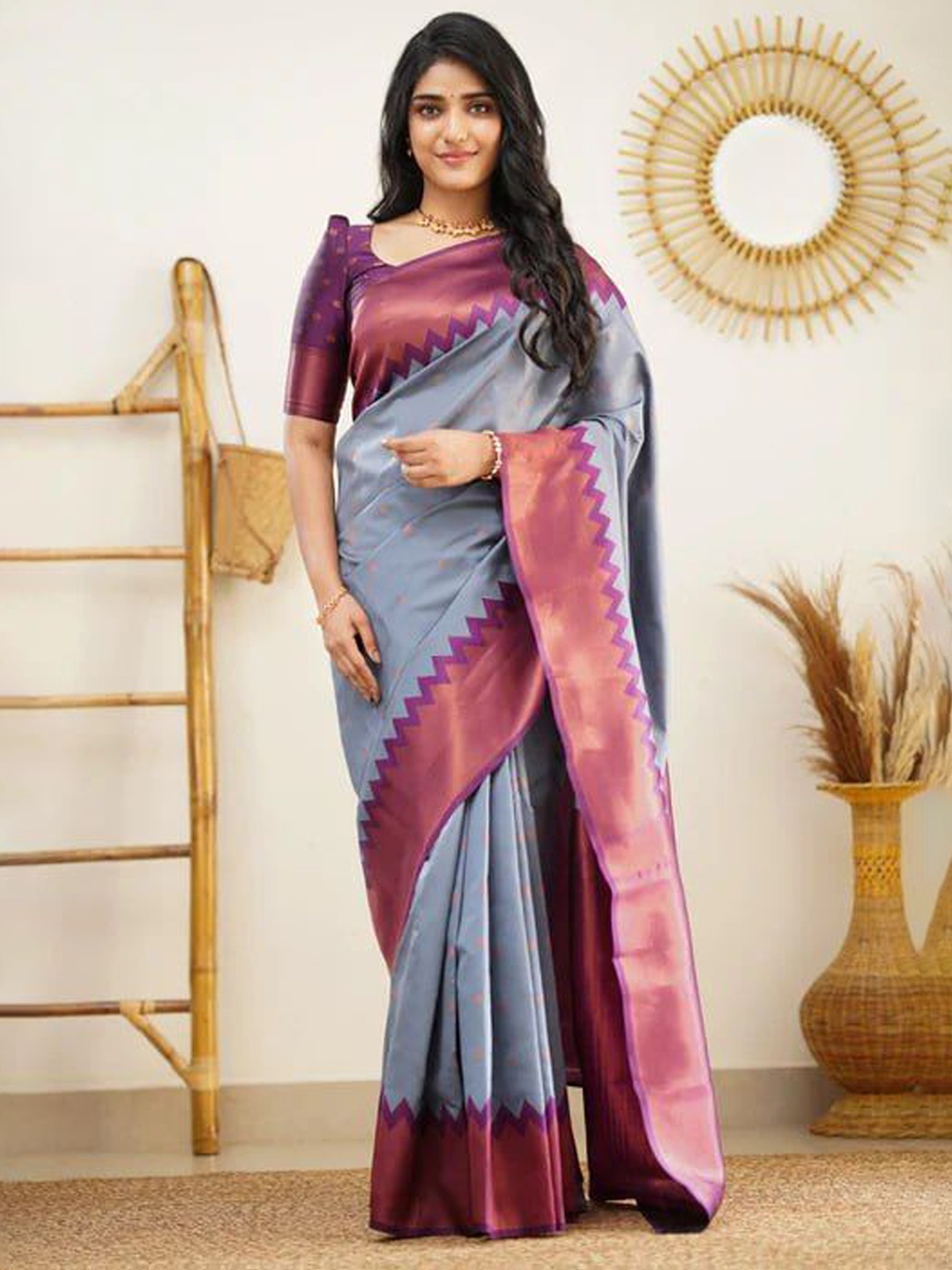 

PAYAL CREATION Zari Silk Blend Banarasi Saree, Grey