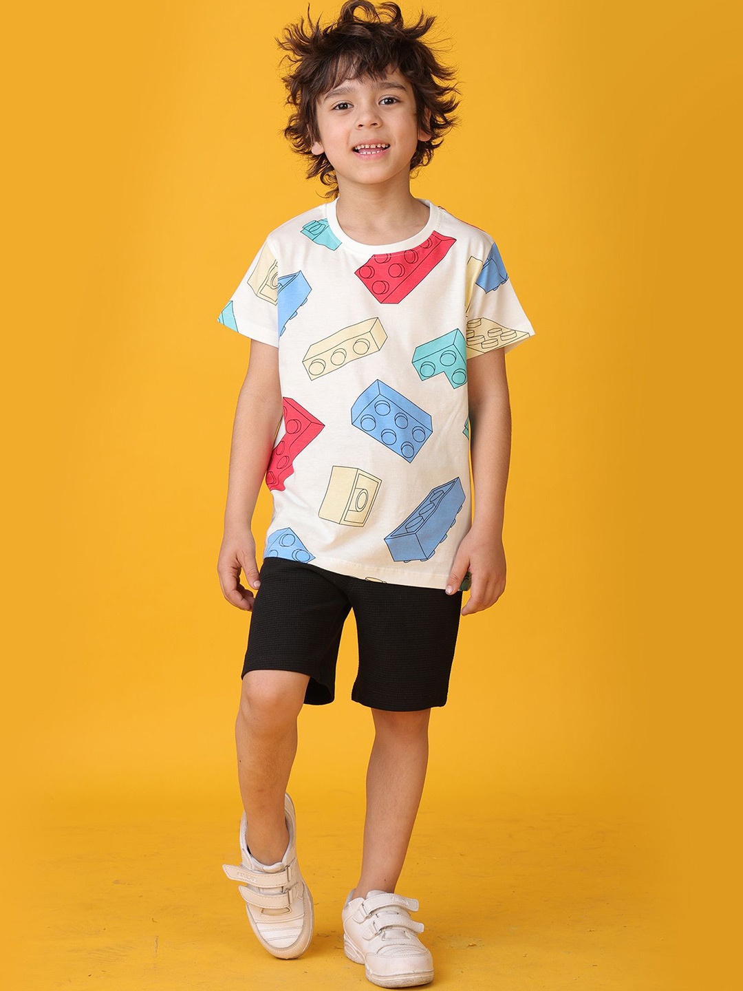 

Anthrilo Boys Printed T-Shirt & Shorts Clothing Set, White