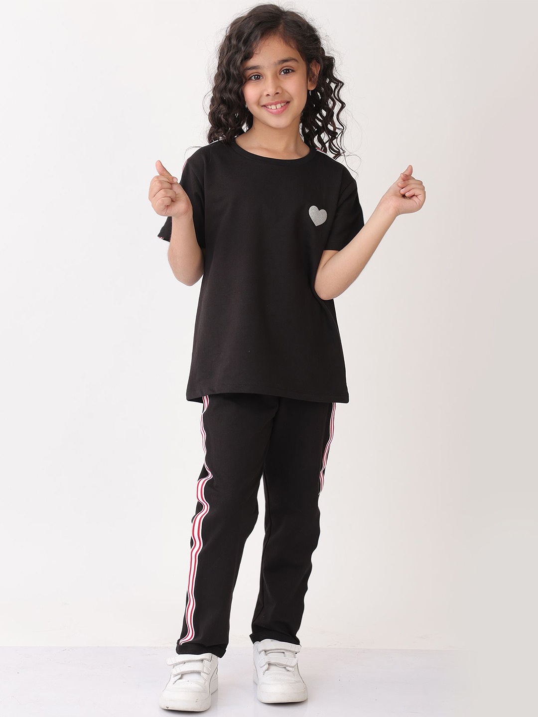 

Anthrilo Girls Heart Side Tape T-Shirt With Trousers Set, Black
