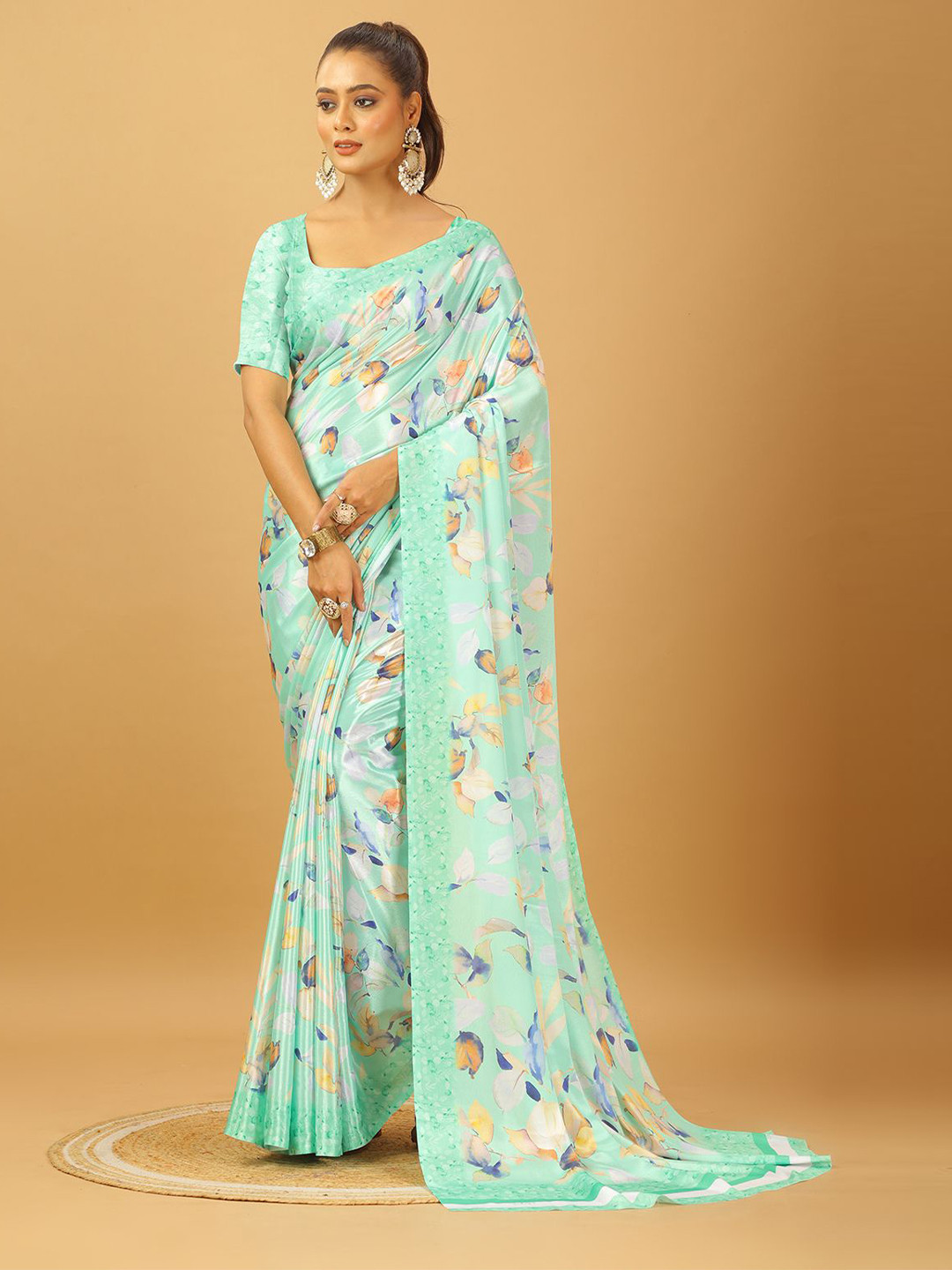 

VIRENDRA TEXTILES Floral Pure Crepe Saree, Green