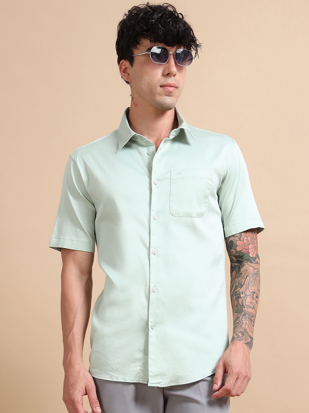 

RIGS AND RAGS Men Custom Fit Spread Collar Solid Satin Casual Shirt, Green