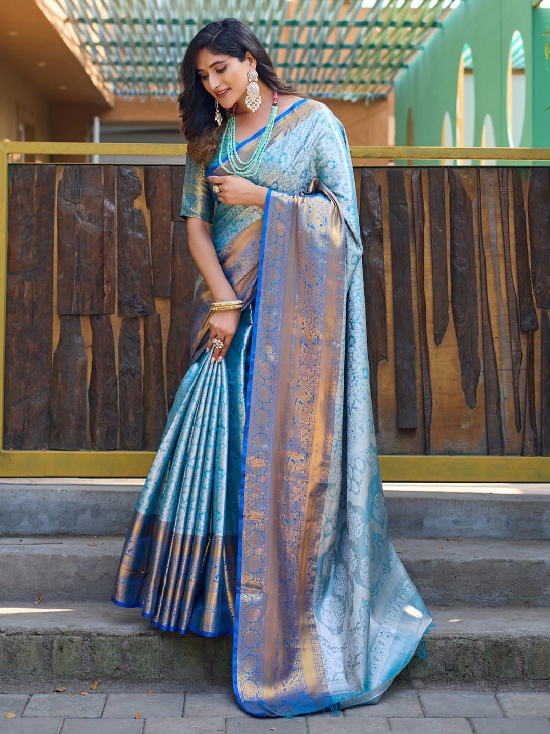 

House of Pataudi Woven Design Saree With Blouse, Blue