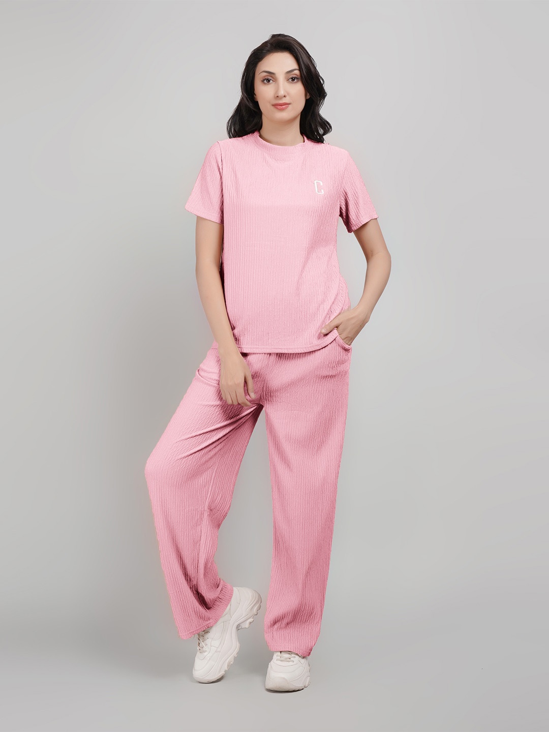 

Lugo Round Neck T-Shirt With Trousers, Peach