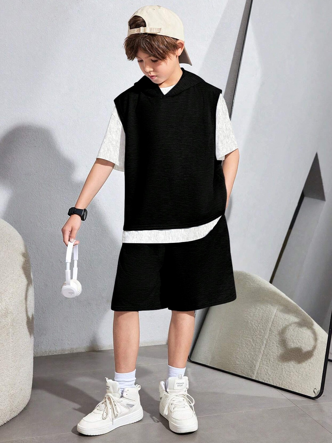 

MODARUE Boys Round Neck T-shirt & Sleeveless Hood With Shorts, Black