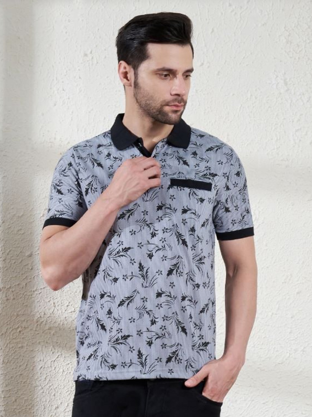 

Austin wood Men Printed Polo Collar Applique T-shirt, Blue