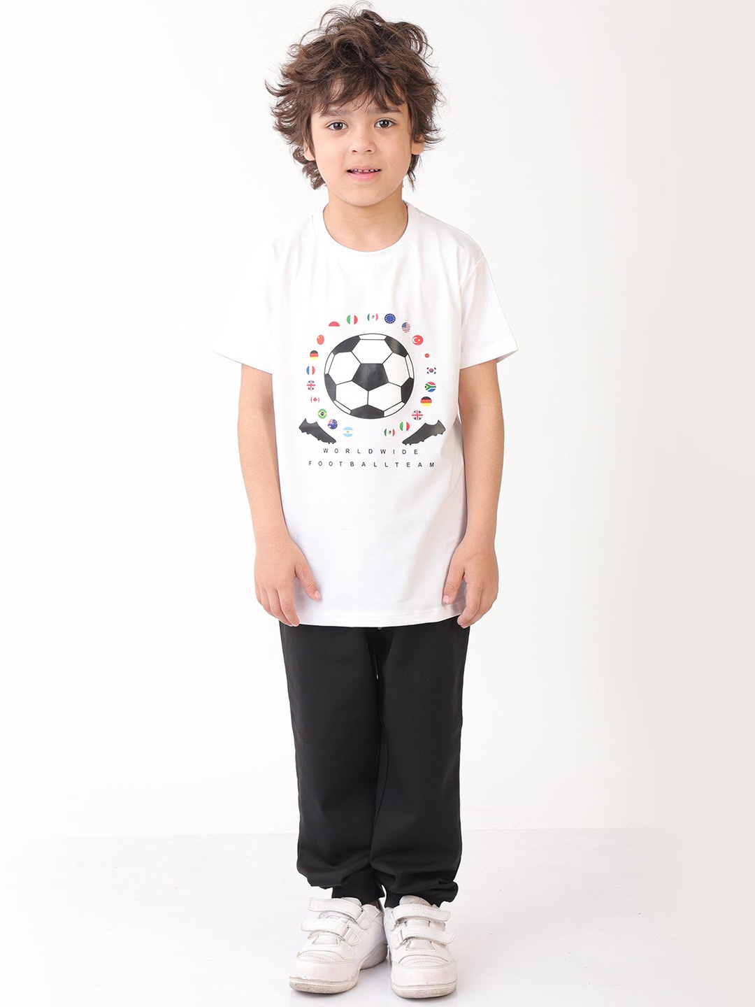 

Anthrilo Boys Printed Round Neck T-Shirt With Jogger Set, White