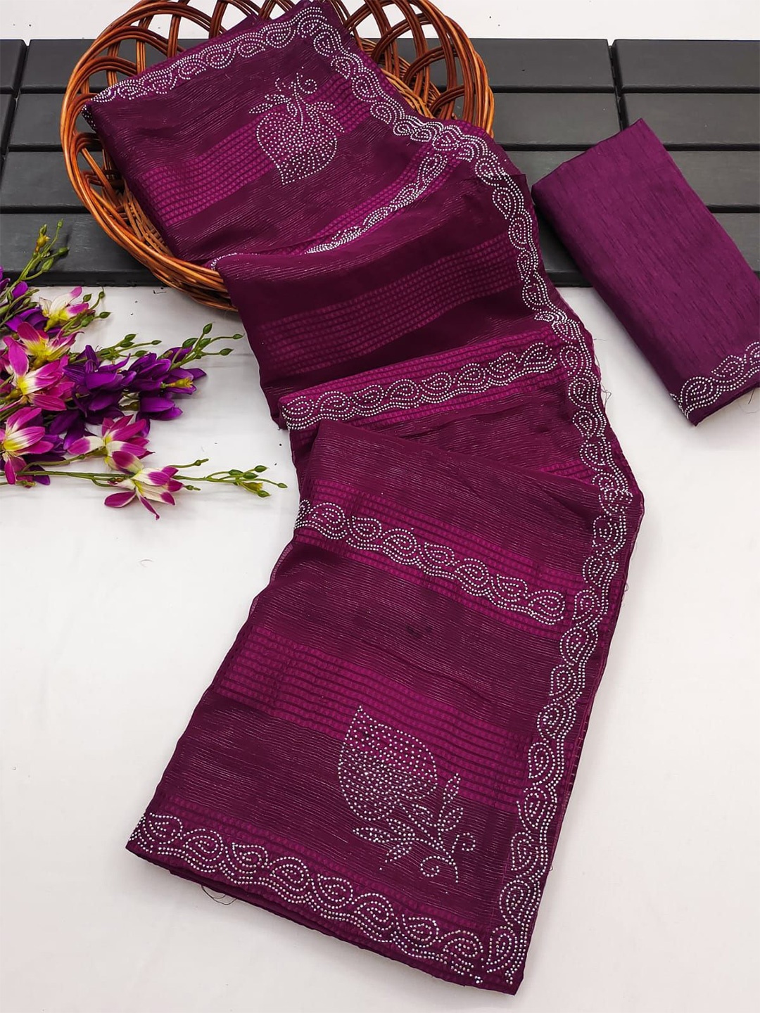 

KEERAT FASHION Embellished Beads and Stones Work Saree, Purple