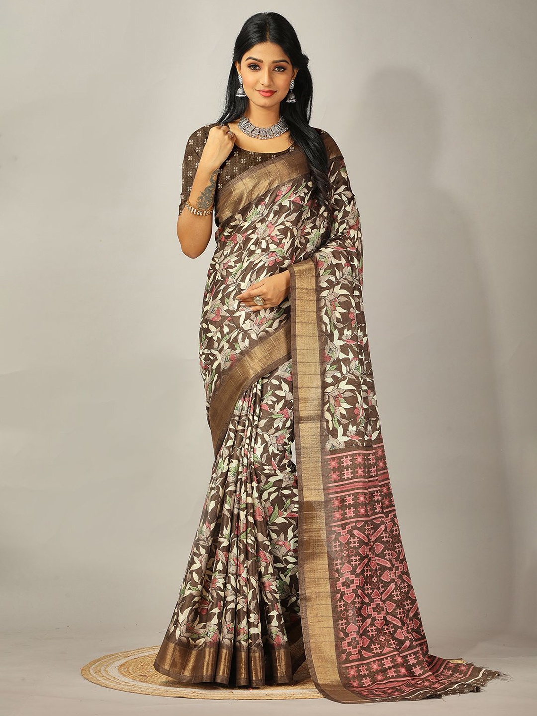 

VIRENDRA TEXTILES Floral Pure Crepe Saree, Brown