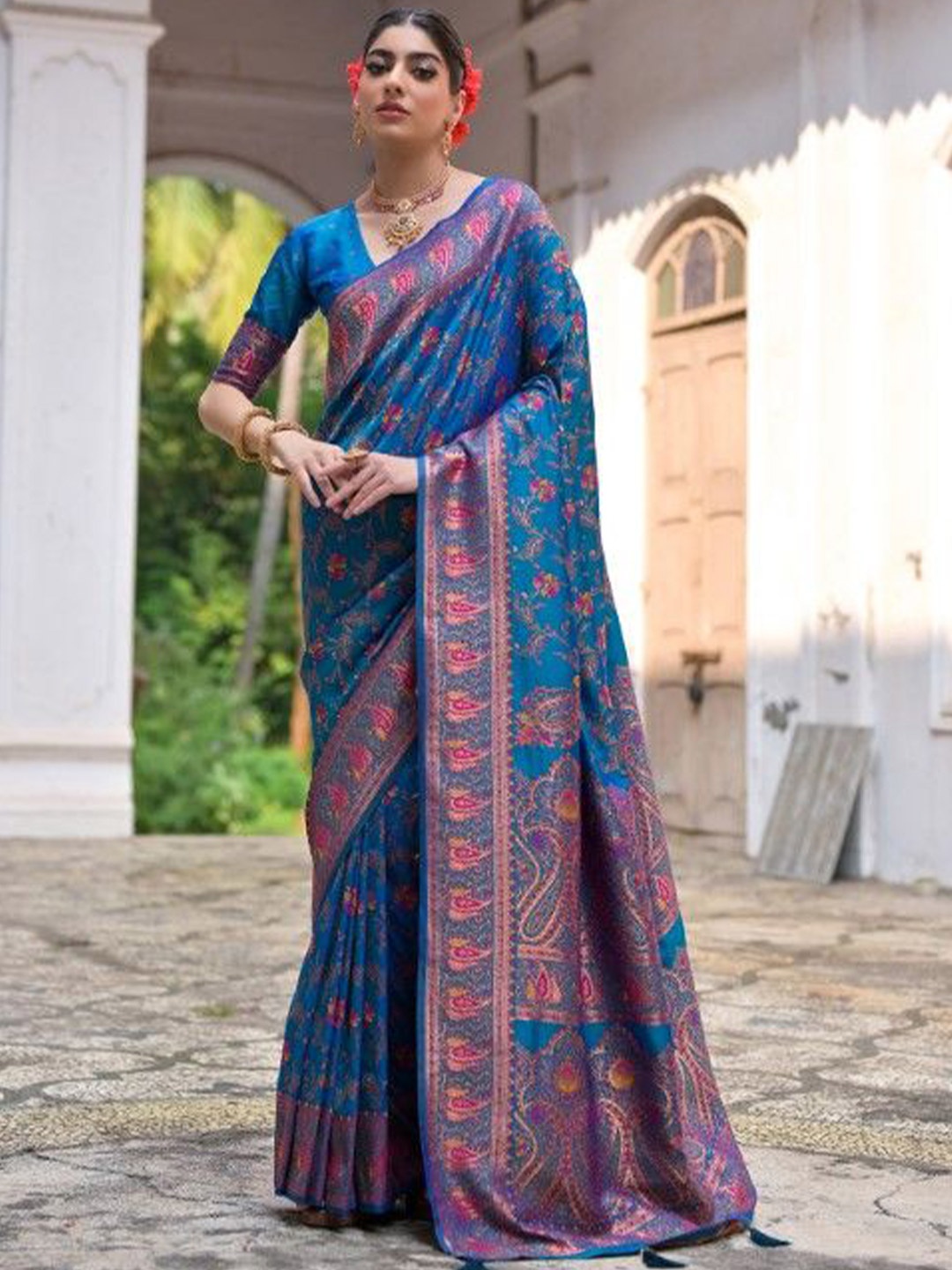 

VISHNU WEAVES Floral Zari Pashmina Banarasi Saree, Blue